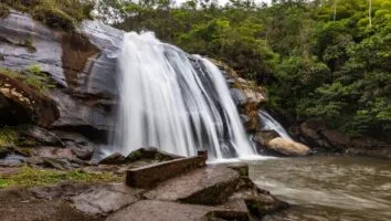 Descubra como curtir cachoeiras de Minas com segurança