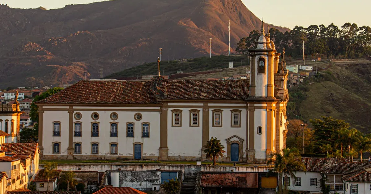 Descubra Minas Gerais: História, Natureza e Gastronomia Descubra Minas Gerais: História, Natureza e Gastronomia